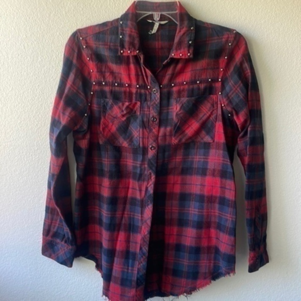 BKE top red plaid flannel with studs Bikercore size Small boyfriend style